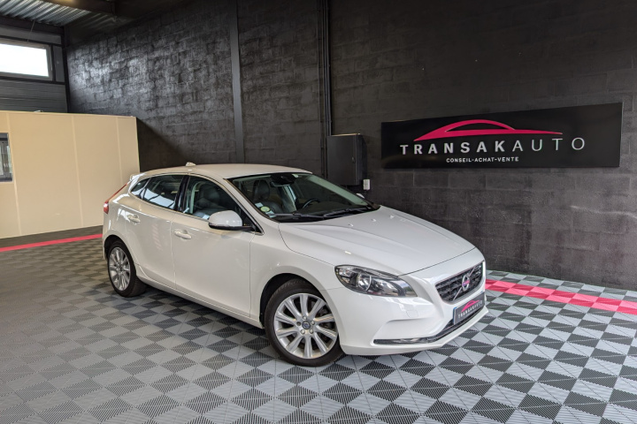 VOLVO V40